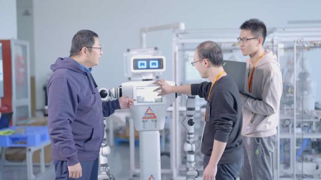 月薪3000元也要硬刚工业巨头！上海交大博士造出梦中的“机器